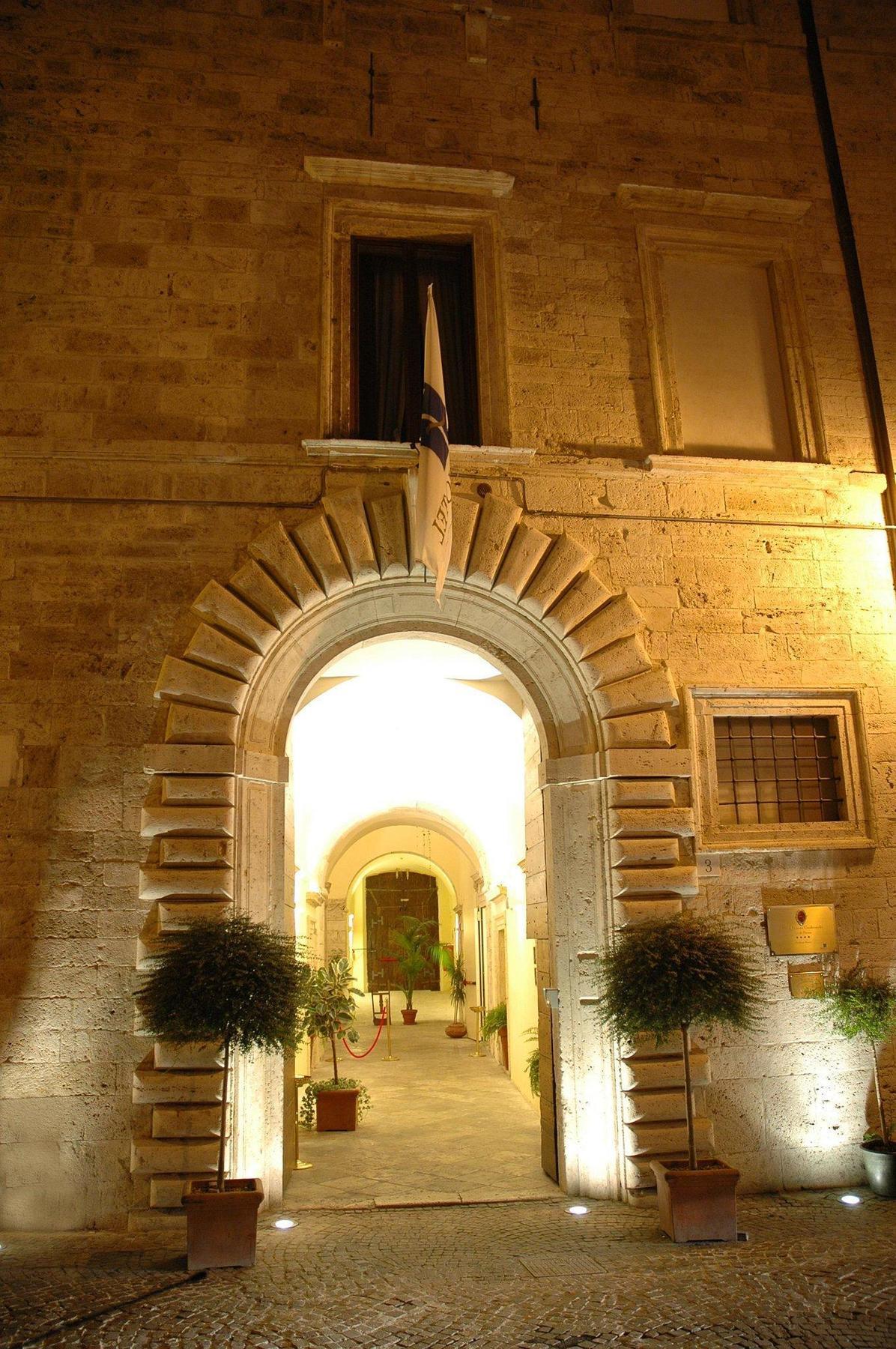 Palazzo Guiderocchi Otel Ascoli Piceno Dış mekan fotoğraf